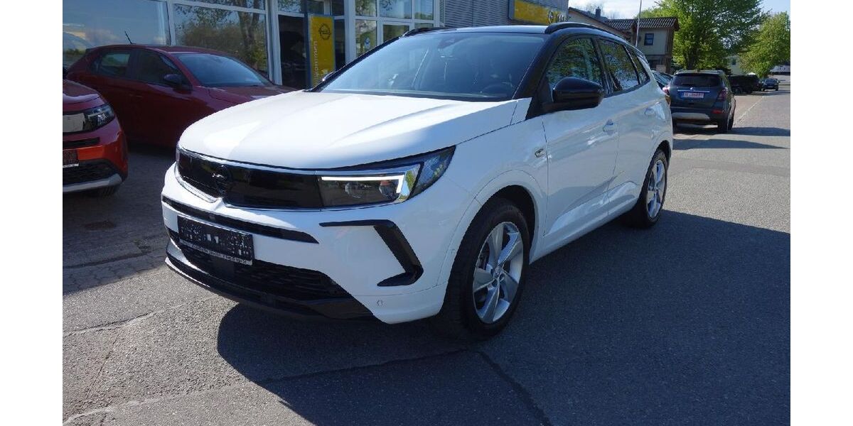 Opel Grandland (X) 15.800 km 25.990 &euro; Sankelmark 24988